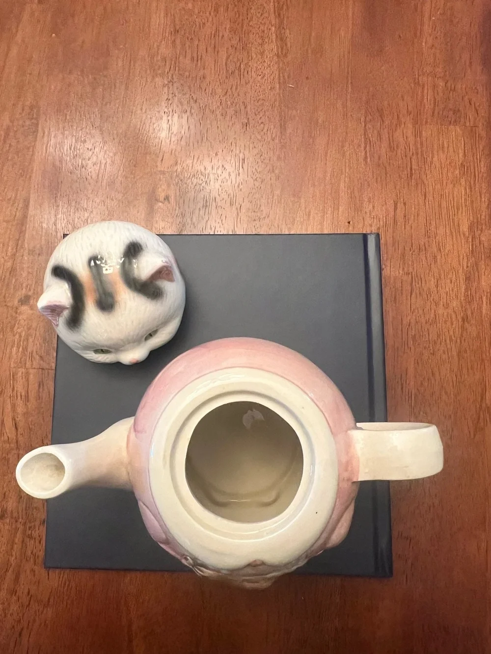 Cat-Shaped Ceramic Teapot in Pink and White - Ron Gordon